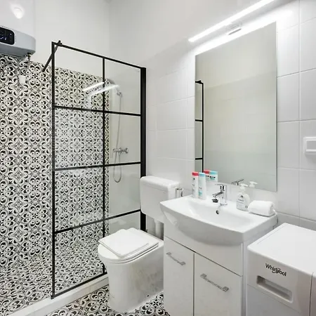 Modern New & * Budapešť