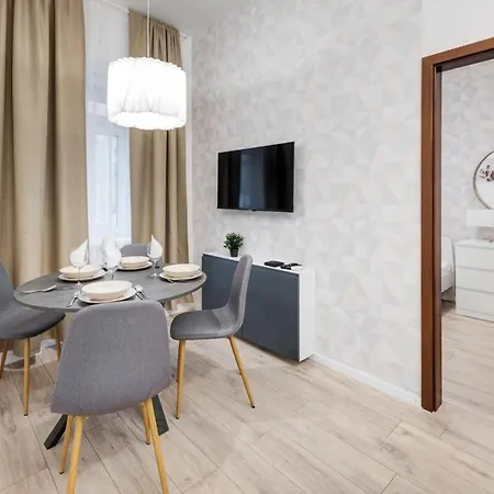 Apartament Modern New & *